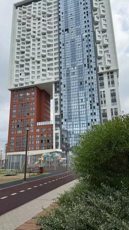 1-к кв. Свердловская область, Екатеринбург ул. Азина, 22/2 (53.9 м) - Фото 0