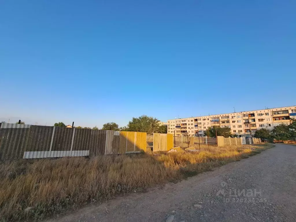 Участок в Волгоградская область, Светлоярский район, с. Большие ... - Фото 0