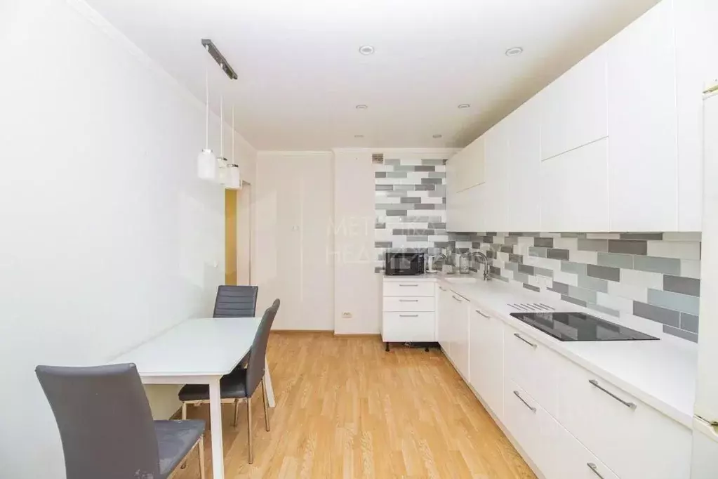 4-к кв. Тюменская область, Тюмень ул. Николая Федорова, 17 (98.0 м) - Фото 1