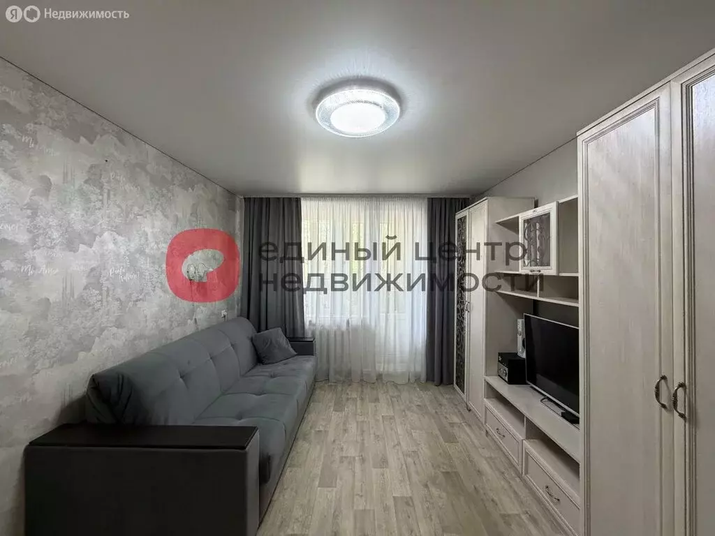 2-комнатная квартира: Тюмень, улица Федюнинского, 13 (48 м) - Фото 1