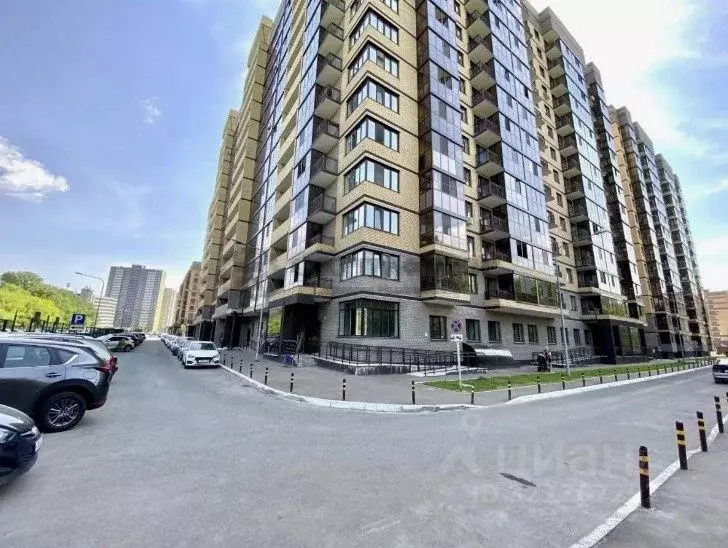Офис в Татарстан, Казань ул. Рауиса Гареева, 102к1 (250 м) - Фото 0