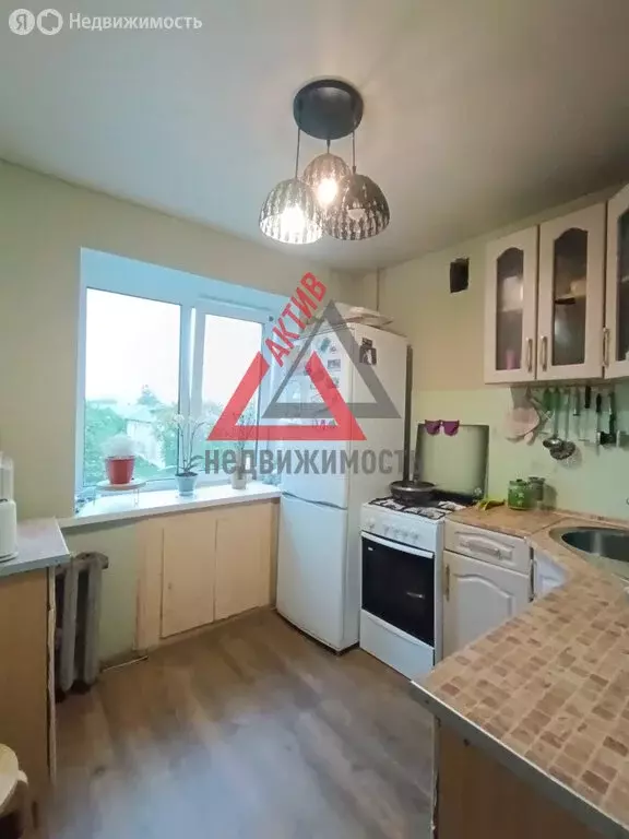 1-комнатная квартира: Каменск-Уральский, Каменская улица, 60 (28.1 м) - Фото 0