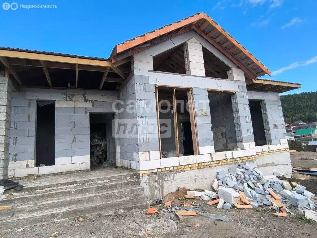 Дом в Октябрьский, Клубная улица (92 м) - Фото 1