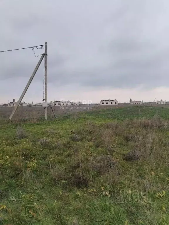 Участок в Крым, Кировский район, с. Яркое Поле ул. Десантников (16.0 ... - Фото 1