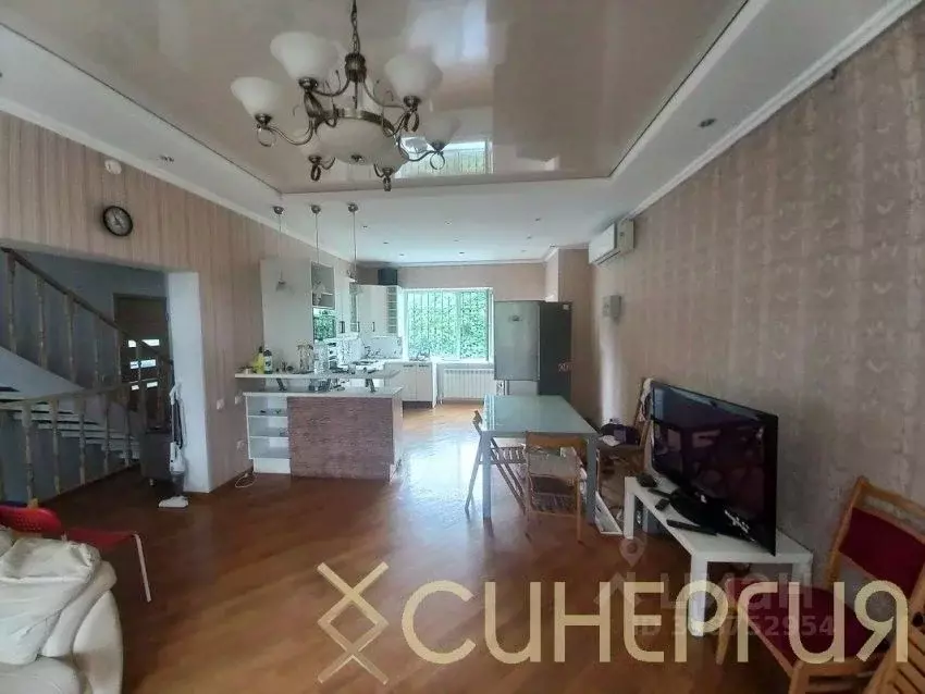 Дом в Ростовская область, Ростов-на-Дону Рельефная ул., 10 (250 м) - Фото 1