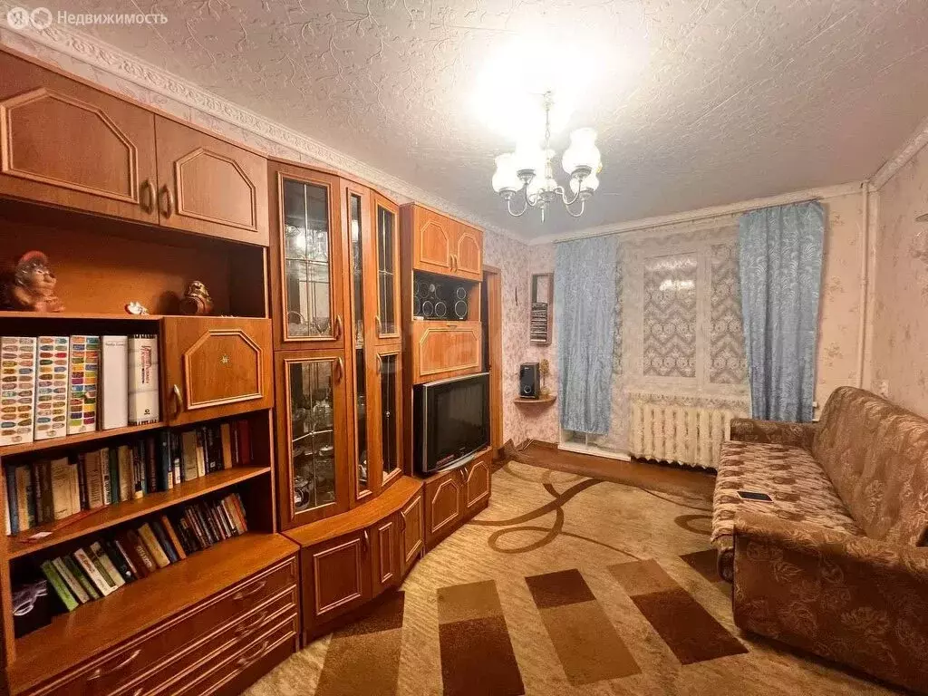 3-комнатная квартира: Волхов, Молодёжная улица, 21Б (57 м) - Фото 1