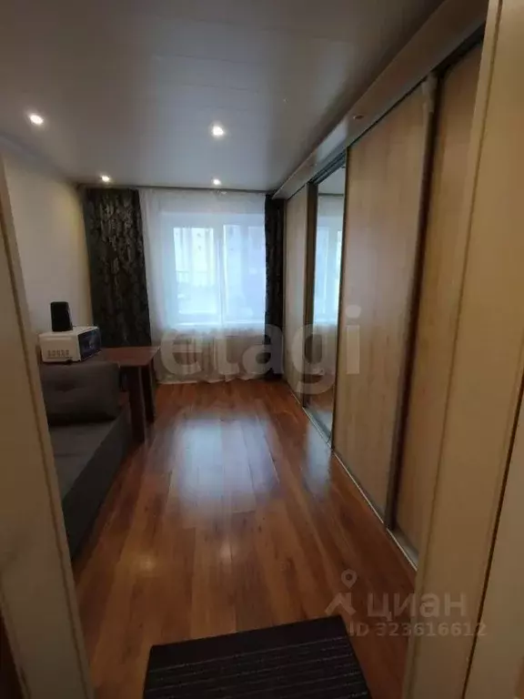 Комната Свердловская область, Екатеринбург ул. Гурзуфская, 18 (12.0 м) - Фото 2