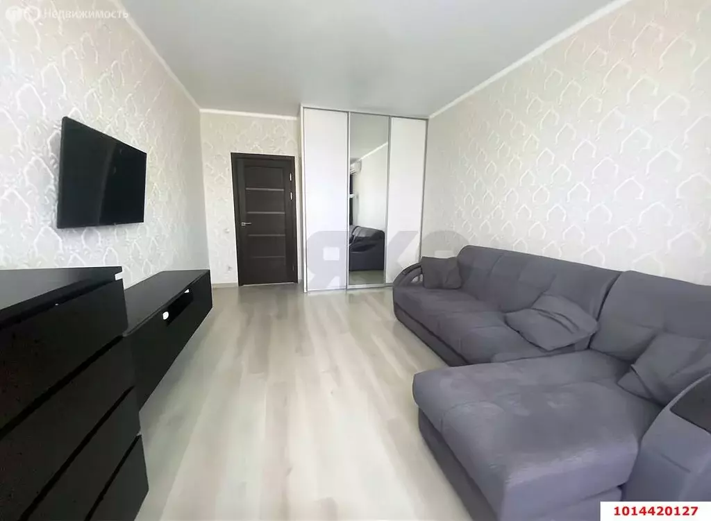 2-комнатная квартира: Краснодар, улица Трудовой Славы, 43 (68.9 м) - Фото 1