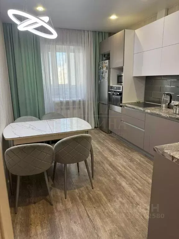 2-к кв. Белгородская область, Белгород ул. Щорса, 45д (67.0 м) - Фото 0