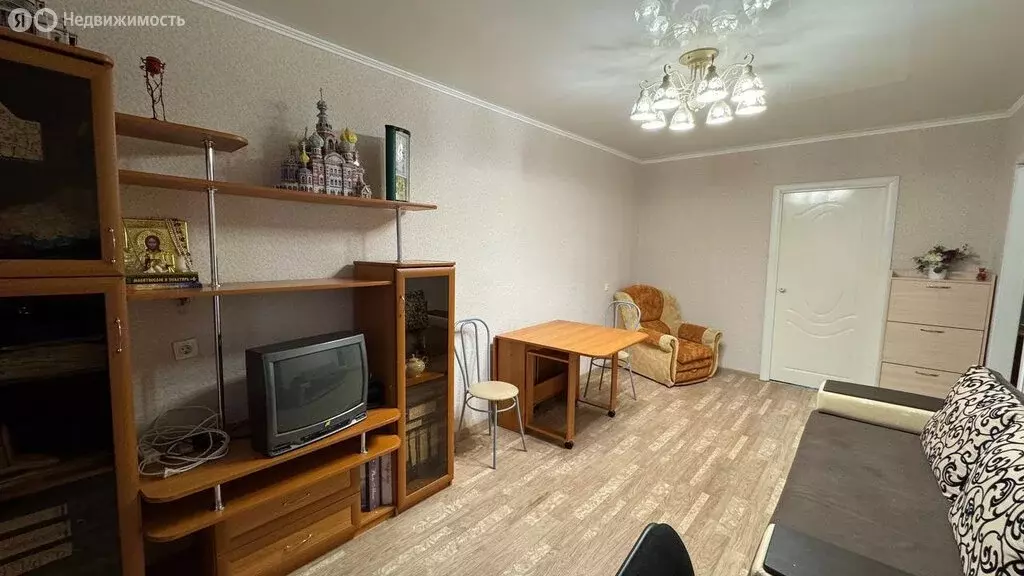 2-комнатная квартира: Октябрьский, 21-й микрорайон, 4/5 (45 м) - Фото 1