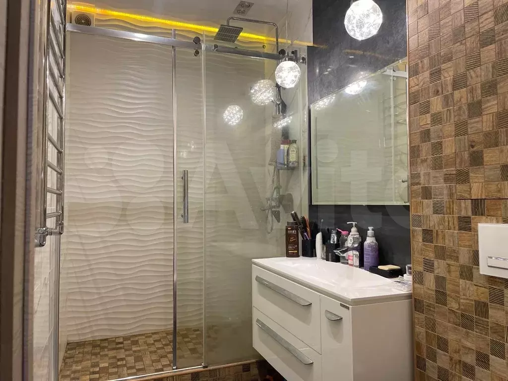 Квартира-студия, 64 м, 2/5 эт. - Фото 0