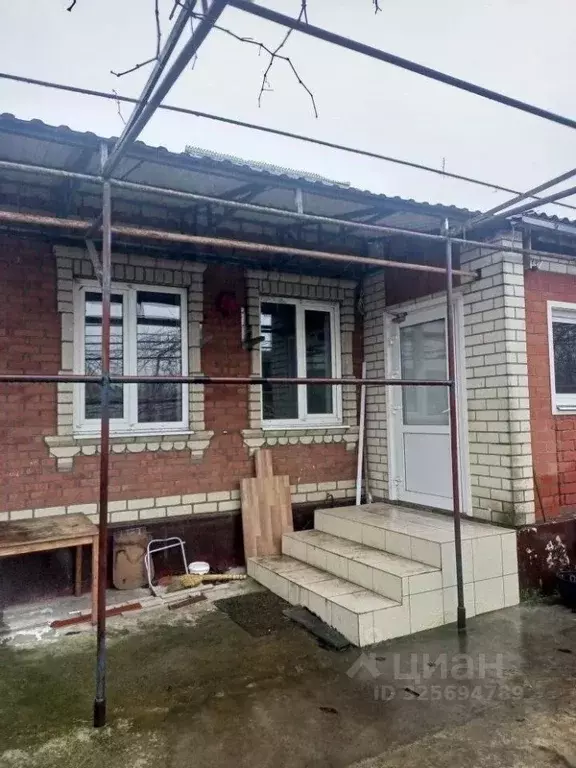 Дом в Краснодарский край, Темрюкский район, Старотитаровское с/пос, ... - Фото 1