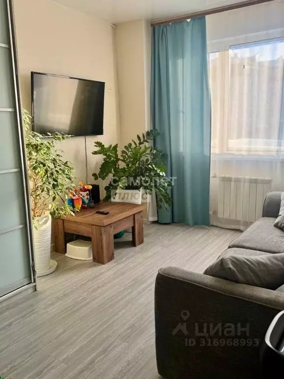 3-к кв. Ямало-Ненецкий АО, Салехард ул. Мира, 2 (65.5 м) - Фото 0