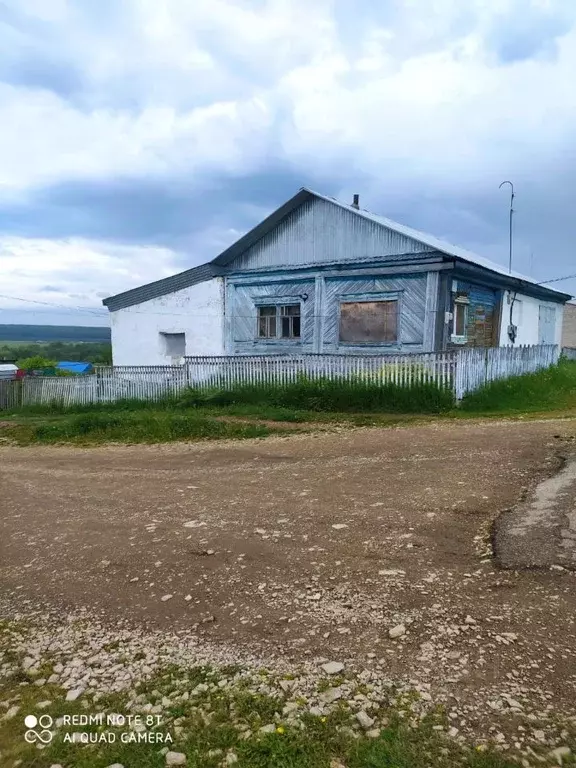 Дом в Башкортостан, Мечетлинский район, с. Большеустьикинское ул. ... - Фото 1