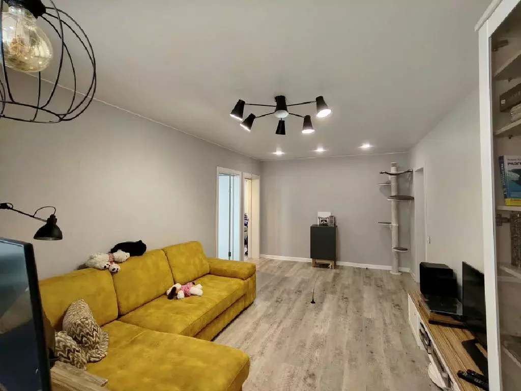 Продается 3-комнатная квартира - Фото 2