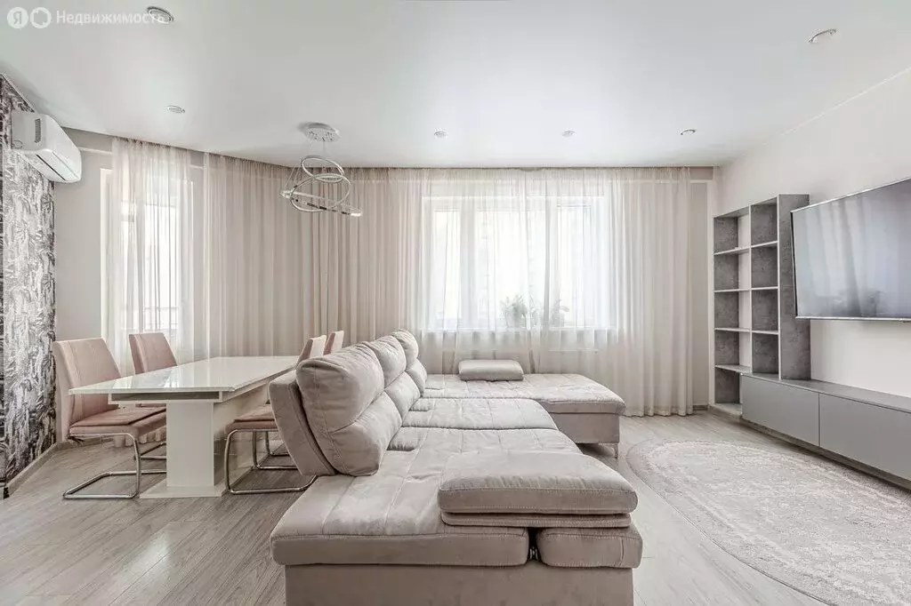 3-комнатная квартира: Казань, проспект Победы, 139к2 (101 м) - Фото 1