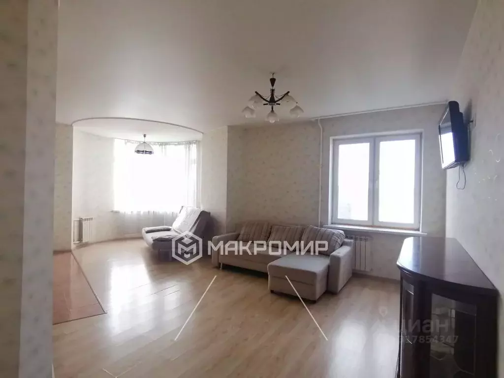 3-к кв. Кировская область, Киров Октябрьский проезд, 18 (78.8 м) - Фото 0