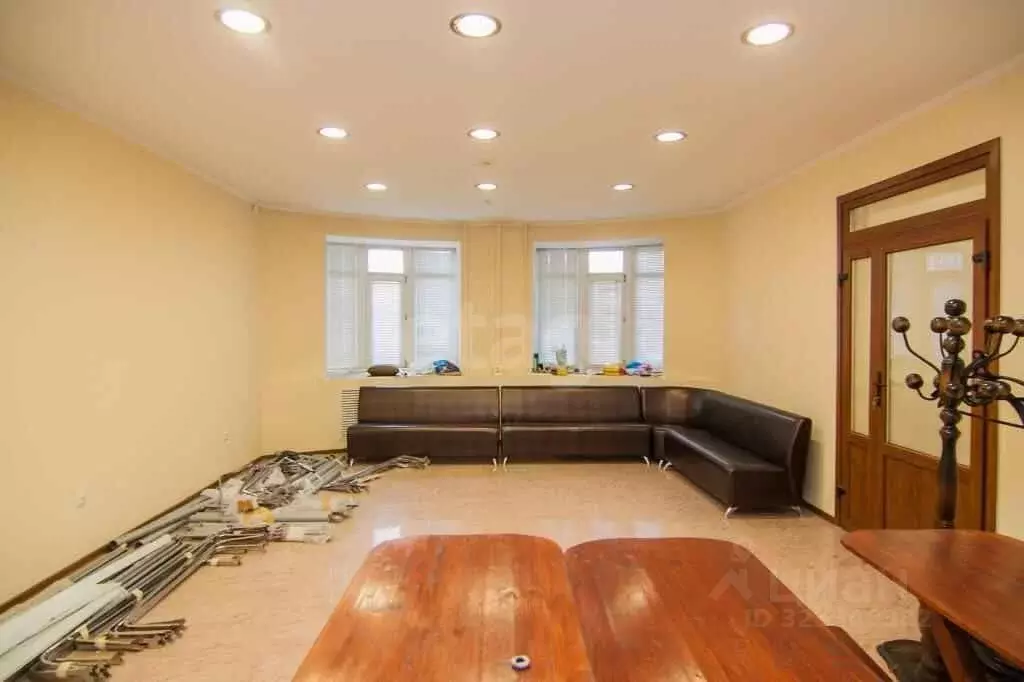 Помещение свободного назначения в Тюменская область, Тюмень ул. Софьи ... - Фото 1