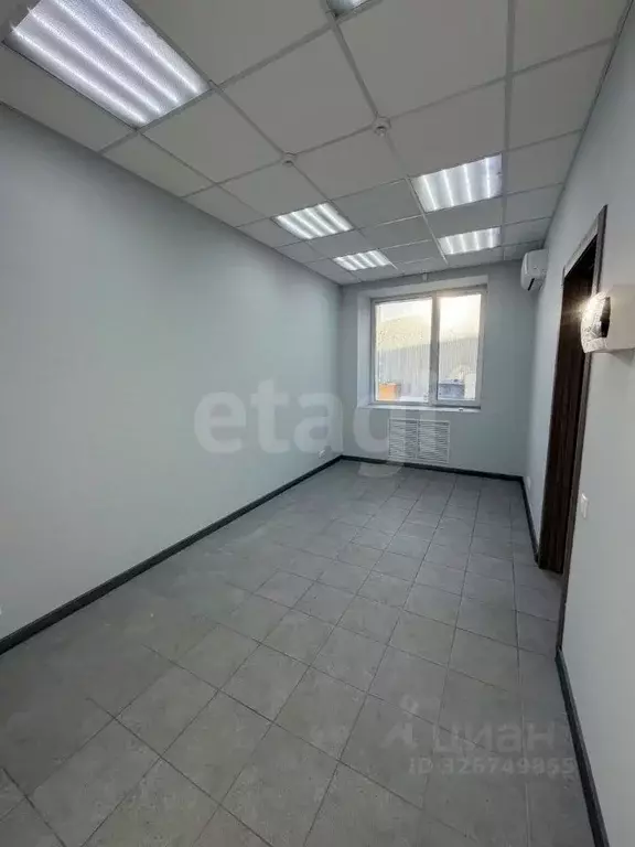 Офис в Тюменская область, Тюмень Авторемонтная ул., 49 (51 м) - Фото 1