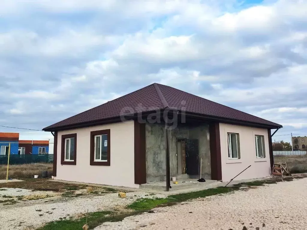 Дом в Крым, Сакский район, с. Лесновка ул. Зеленая (95 м) - Фото 1