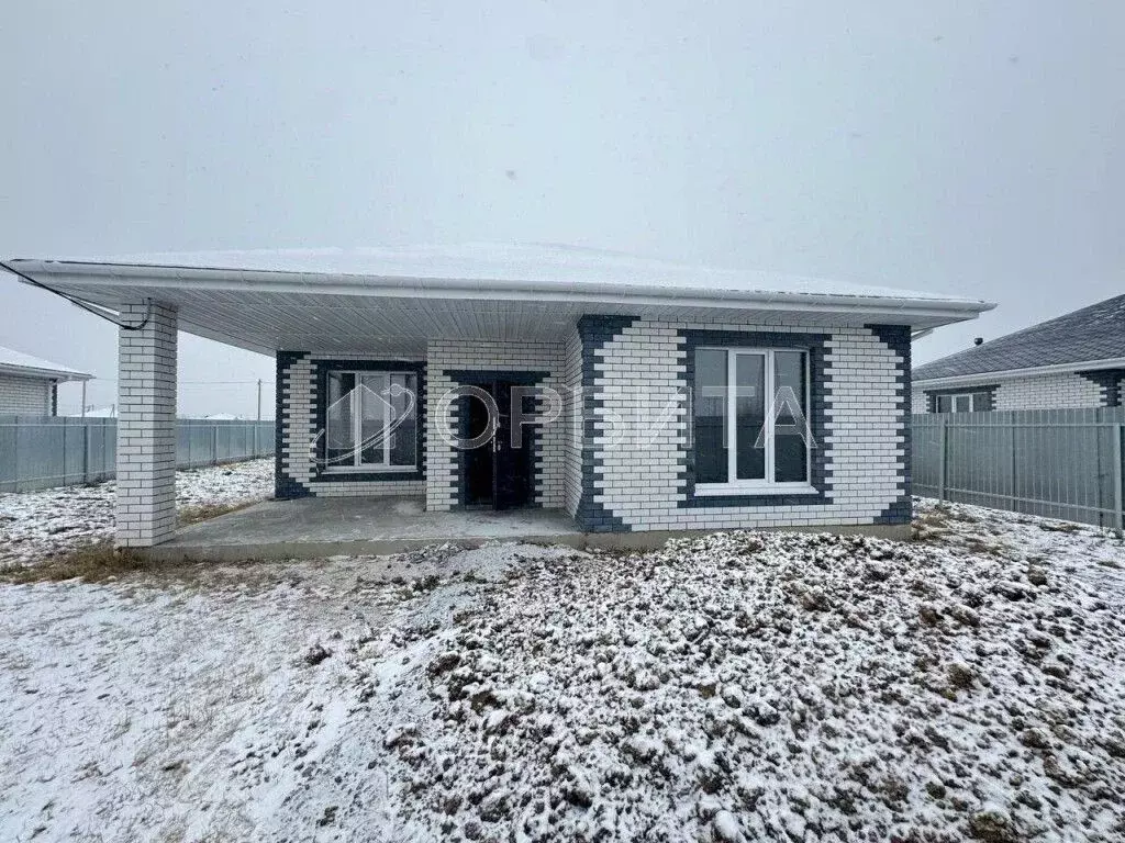 Дом в Тюменская область, Тюменский муниципальный округ, с. Чикча, ... - Фото 1