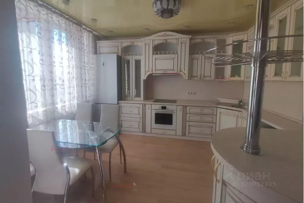 2-к кв. Свердловская область, Екатеринбург ул. Бакинских Комиссаров, ... - Фото 0