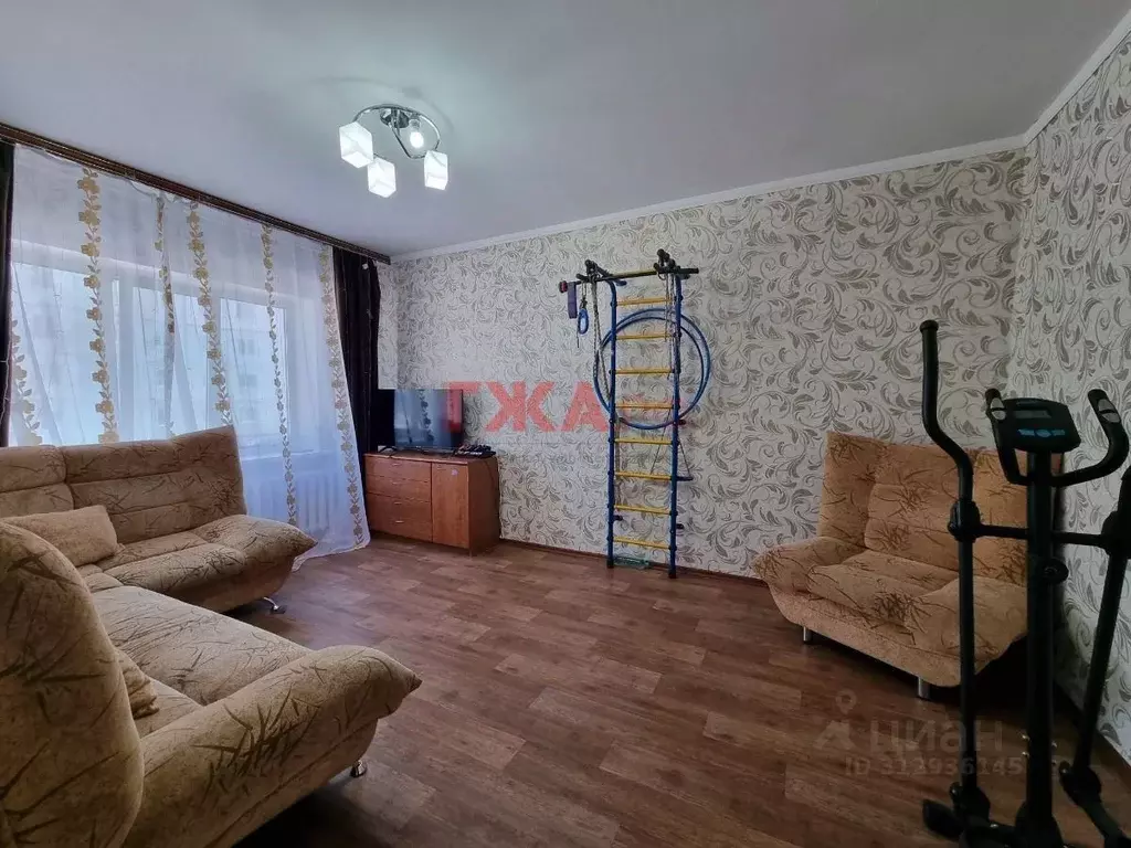 3-к кв. Саха (Якутия), Нерюнгри Южно-Якутская ул., 31 (66.9 м) - Фото 1