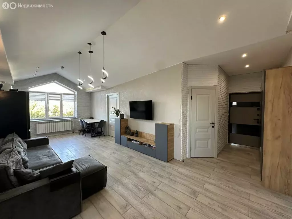 2-комнатная квартира: Молодёжный, Садовая улица, 15 (67.9 м) - Фото 1