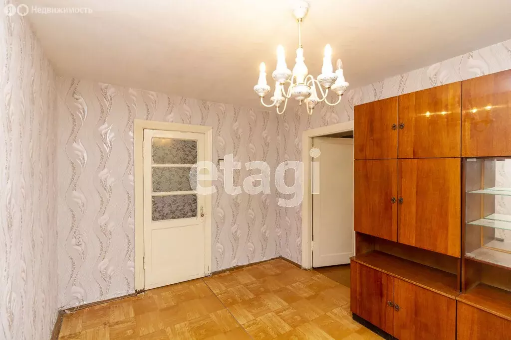 2-комнатная квартира: Тюмень, улица Карла Маркса, 12 (39.8 м) - Фото 1