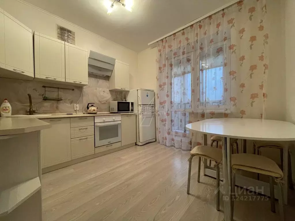 3-к кв. Татарстан, Казань ул. Баки Урманче, 5 (90.0 м) - Фото 1