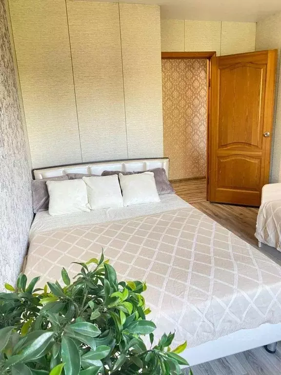 3-к кв. Кемеровская область, Кемерово просп. Ленина, 136 (65.0 м) - Фото 0