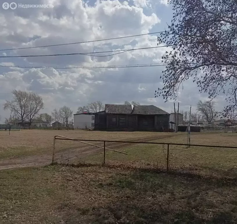 Дом в Курганская область, Половинский муниципальный округ, село ... - Фото 1