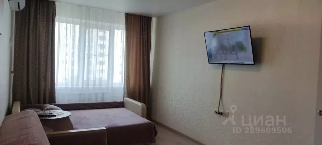 1-к кв. Волгоградская область, Волгоград ул. 8-й Воздушной Армии, 15А ... - Фото 1