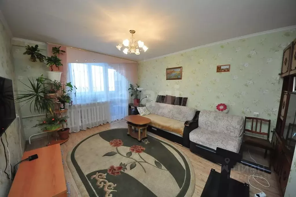 2-к кв. Башкортостан, Салават Ленинградская ул., 53 (56.7 м) - Фото 1