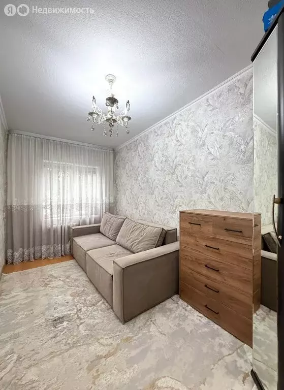 3-комнатная квартира: Нальчик, улица Мальбахова, 62 (58 м) - Фото 1