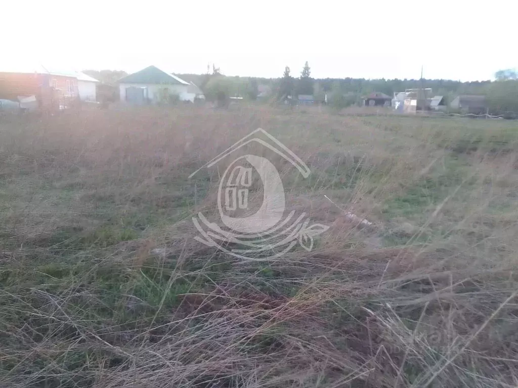 Участок в Алтайский край, Барнаул городской округ, пос. Ягодное ул. ... - Фото 0