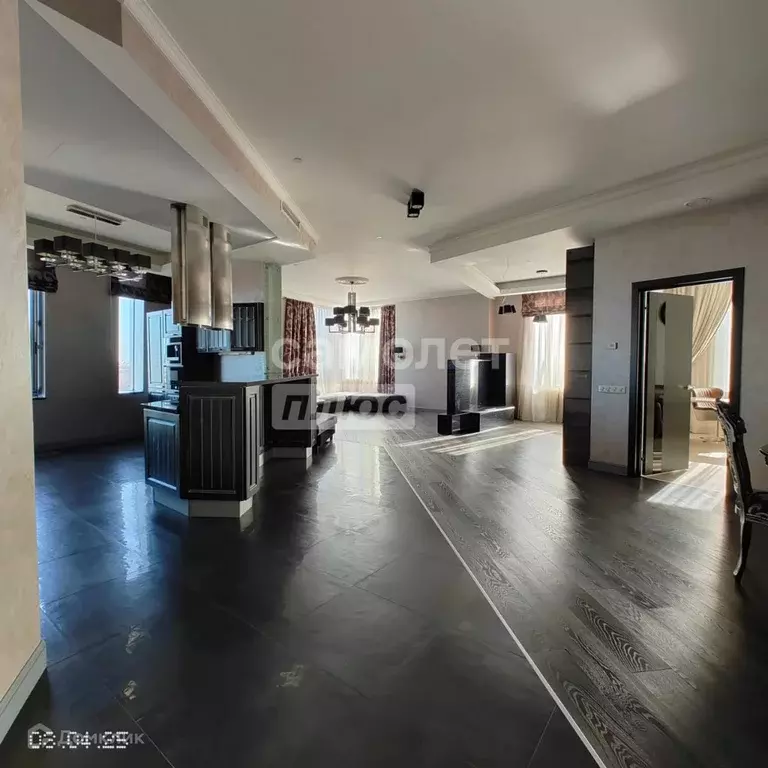 Продаётся 4-к квартира, 210.8 м - Фото 0
