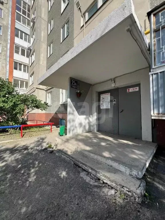 3-к кв. Курганская область, Курган Заозерный жилрайон, 1-й мкр, 25А ... - Фото 1