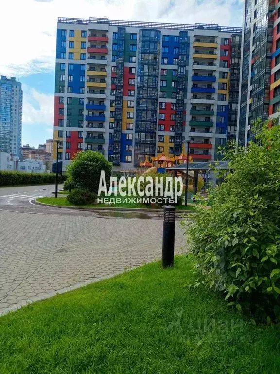 2-к кв. Санкт-Петербург ул. Оптиков, 34К1 (53.0 м) - Фото 0