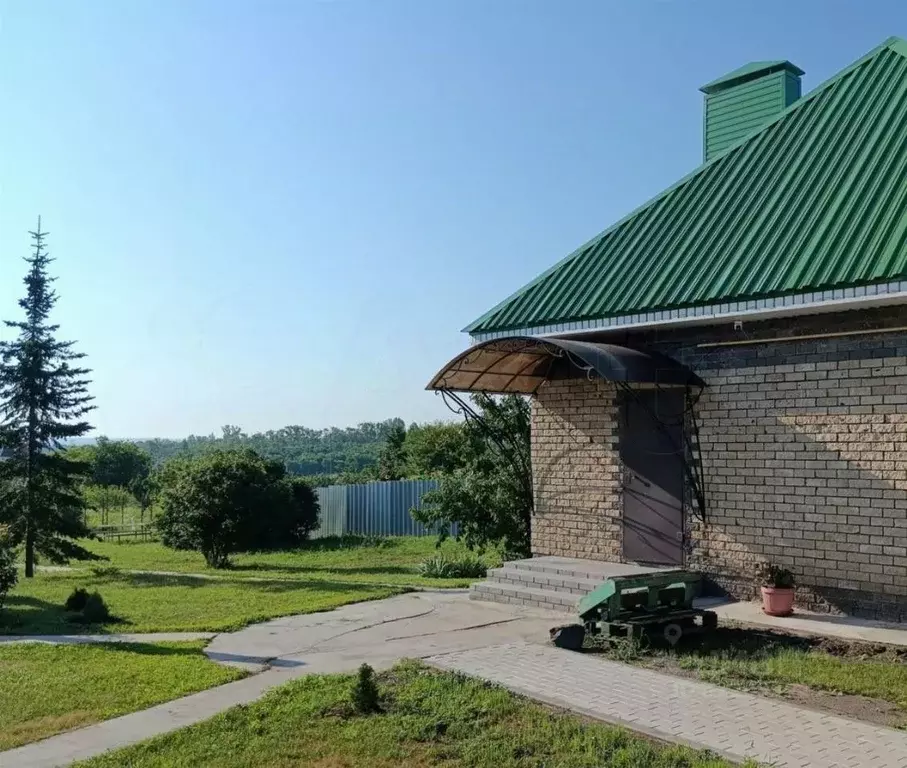 Дом в Белгородская область, Старооскольский городской округ, с. ... - Фото 1