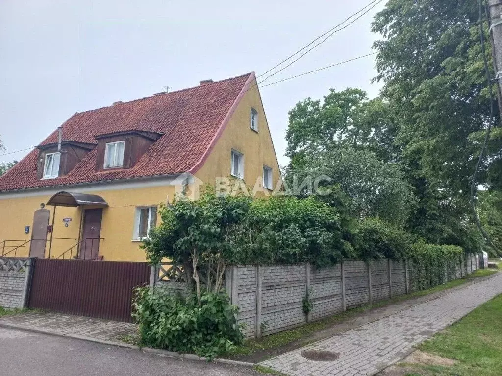 Дом в Калининградская область, Гурьевск Библиотечная ул., 2 (150 м) - Фото 1