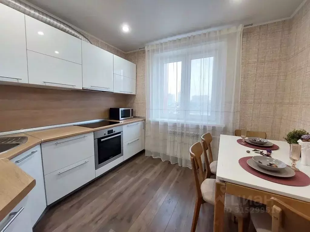 2-к кв. Тюменская область, Тюмень Солнечный проезд, 14 (50.0 м) - Фото 0