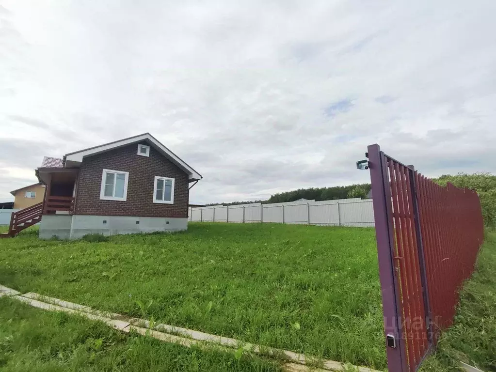 Дом в Московская область, Серпухов городской округ, д. Скрылья ул. ... - Фото 1