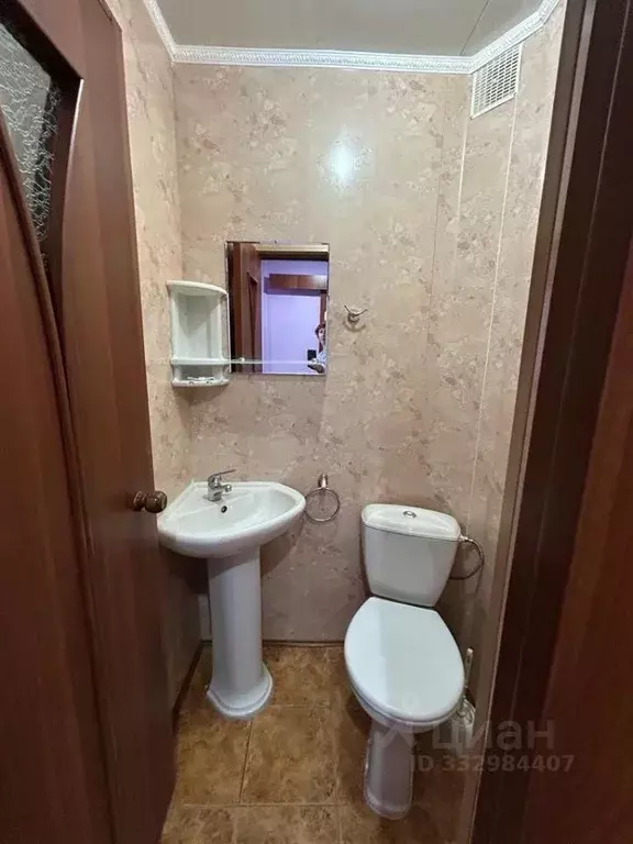 Комната Ленинградская область, Тихвин 4-й мкр, 7 (17.0 м) - Фото 2