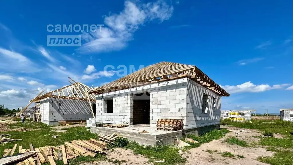 Дом в Хакасия, Усть-Абаканский район, пос. Тепличный  (85 м) - Фото 1