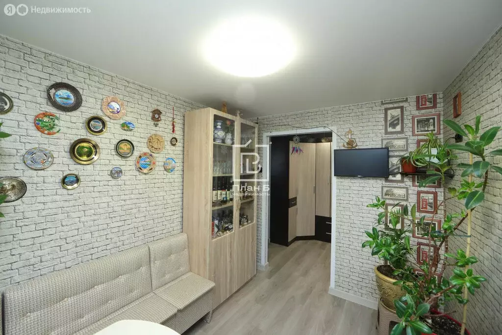 4-комнатная квартира: Калуга, улица Огарёва, 3 (64.8 м) - Фото 0