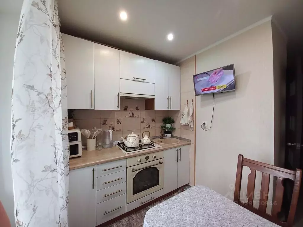 2-к кв. Астраханская область, Астрахань Заводская пл., 88 (36.5 м) - Фото 2
