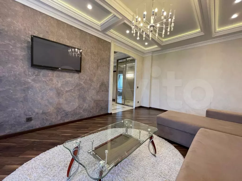 2-к. квартира, 70 м, 5/9 эт. - Фото 1