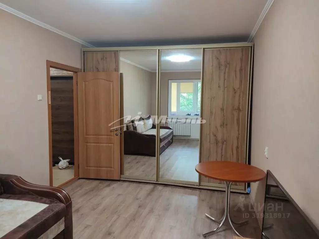 2-к кв. Крым, Симферополь ул. Героев Сталинграда, 33 (50.0 м) - Фото 0