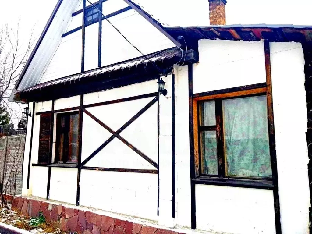 Дом в Свердловская область, Екатеринбург муниципальное образование, с. ... - Фото 1